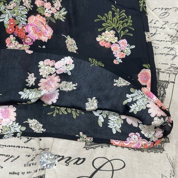 re:named  floral Black Top - Picture 5 of 10